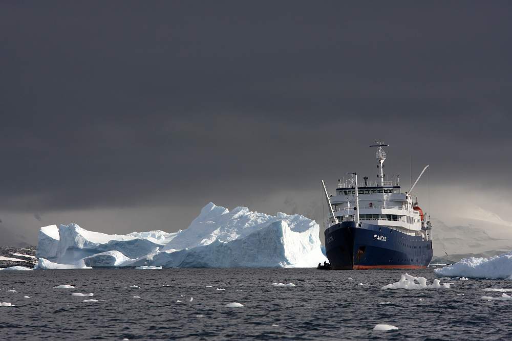 Экспедиционный круиз к Антарктическому полуострову «Активные приключения в Антарктике» на судне Plancius